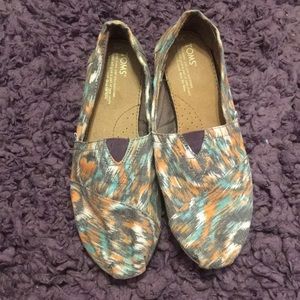 Multicolored Toms